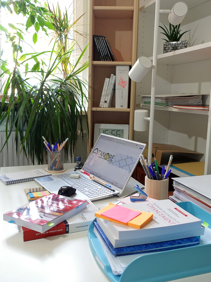 Secrétariat externalisé moins de paperasse, plus d’efficacité ! Libérez-vous du stress administratif, confiez-nous vos tâches ! Gagnez du temps, réduisez vos coûts, boostez votre entreprise ! Un secrétariat flexible et réactif, sans engagement ! Votre assistante pro, à distance, quand vous en avez besoin !